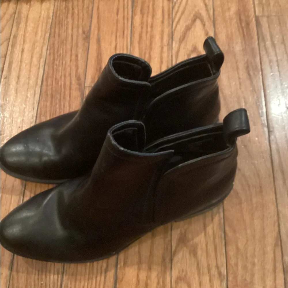 Black Boots New - Picture 1 of 6